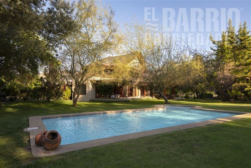 Imagen 2 de 27 de Casa En Venta En Colina