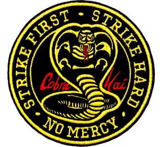 Logo Cobra Kai Lema Escudo Parche Bordado 1 Pza 13 Cm