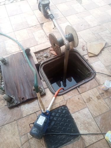 Área Com Piscina, 2 Casas, 6 Kitnet, 1 Loja !