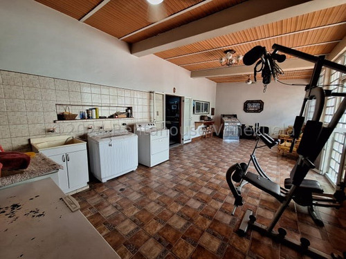 Venta Amplia Casa Ubicada En La Victoria -aragua Urb Bolivar Gjg 25-3576