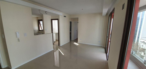 Imagen 2 de 10 de Departamento - La Plata