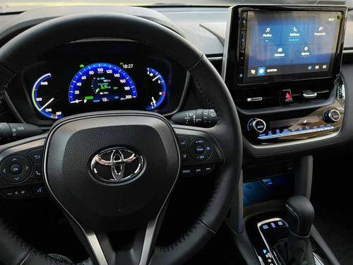 Imagen 10 de 16 de Toyota Corolla Cross Seg Hibrida