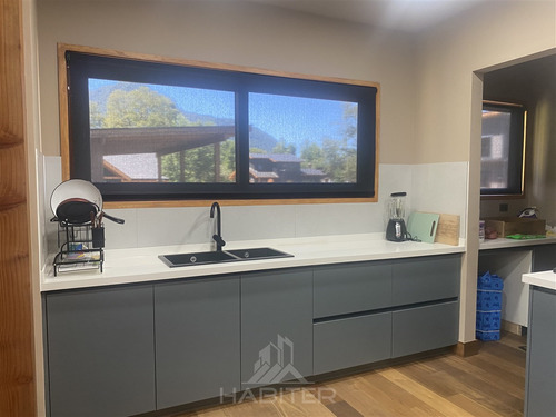 Casa En Venta De 4 Dorm. En Pucón