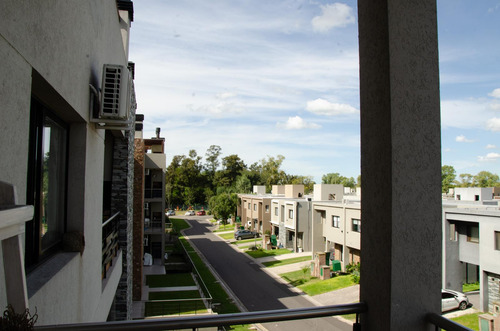 Venta De Departamento 2 Ambientes En Haras Maria Eugenia R