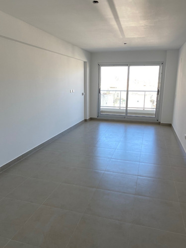 Imagen 9 de 12 de Monoambiente En Piso 13 Con Cochera!