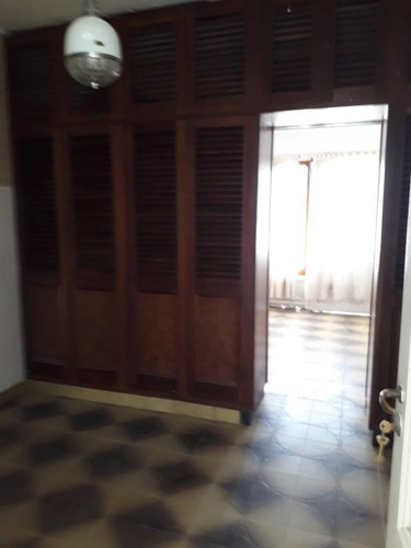 Casa En Venta - 3 Dormitorios 2 Baños 4 Cocheras - 600mts2 - Mechongue