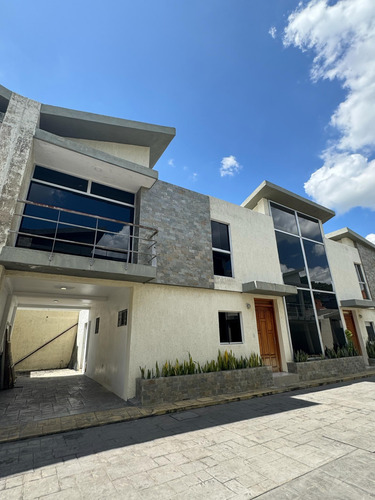 Townhouse En Naguanagua Sector Manantial Res. Naiguata (ch)