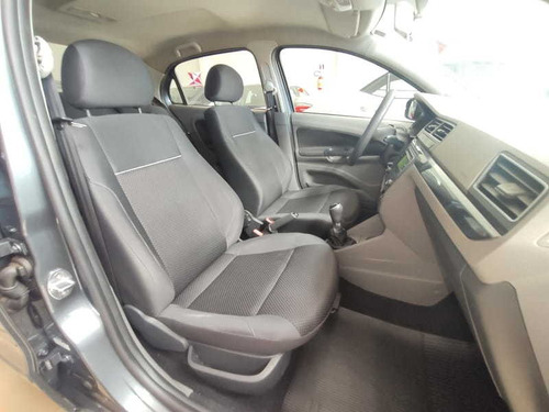 Imagem 14 de 15 de Volkswagen Novo Voyage Cl Mbv 2017