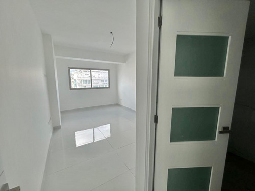 Urbanización Real, Apartamento De 3 Habitaciones 3 Parqueos