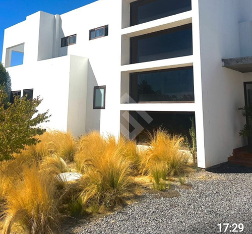 Casa Mediterránea En Venta En Condominio, Linderos, Erz