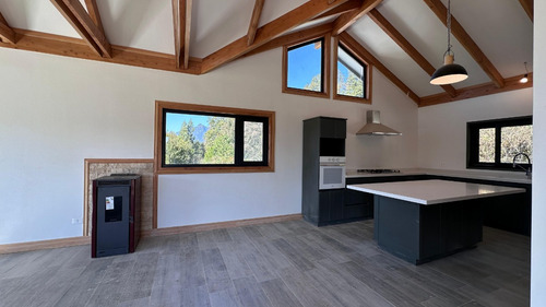 Casa 210m2. Nueva. Loteo Claro De Luna, A 5 Min. De Pucón