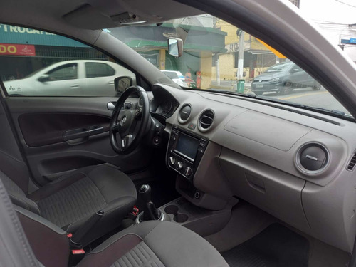 Imagem 6 de 7 de Volkswagen Voyage 2015 1.6 Msi Highline Total Flex 4p