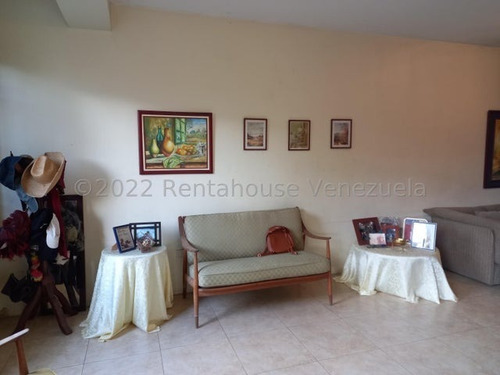 Imagen 2 de 20 de Vendo Casa Tipo Townhouse En Urbanizacion Doña Elvira, Codigo 22-25035 Cm