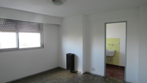 Imagen 2 de 11 de Departamento De 1 Dormitorio En La Plata Calle 56 E/ 9 Y 10 - Dacal Bienes Raíces