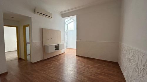 ¡oportunidad Única! Departamento En Planta Baja Con Patio En Villa Crespo. Bajas Expensas. Amplio, Muy Luminoso Y Tranquilo En Una Ubicación Privilegiada