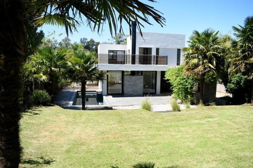 Imagen 5 de 15 de Espectacular Casa Super Moderna En Lomas De La Tahona