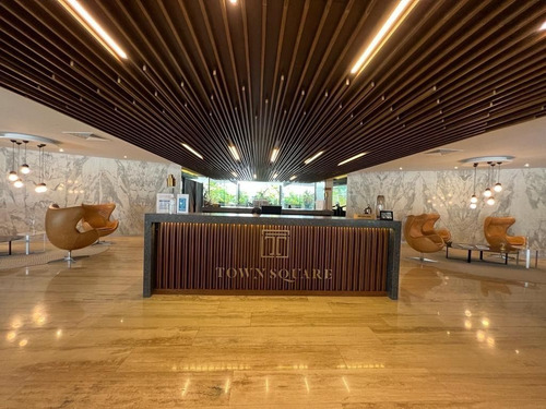 ¡tu Nuevo Hogar Te Está Esperando En El Edificio Townsquare!