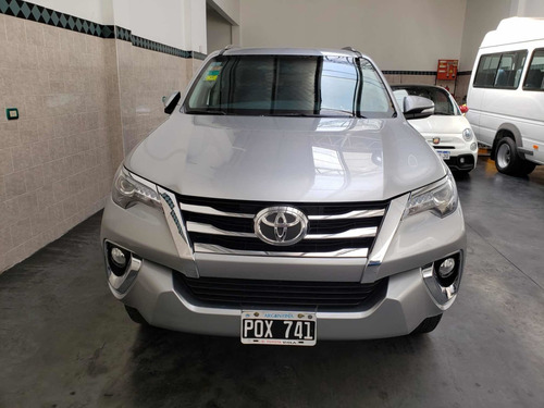 Imagen 3 de 14 de Toyota Sw4 2016 2.8 Srx 177cv 4x4 7as At