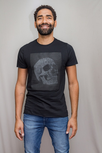 Camiseta Premium Estampada Emborachada Skull