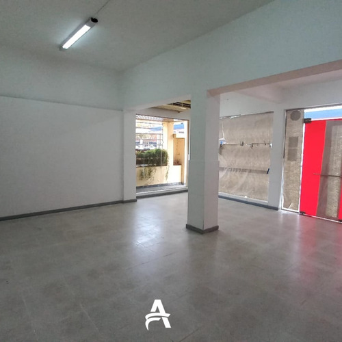 Imagen 7 de 9 de Local Comercial 105m² Cubiertos.banda Norte