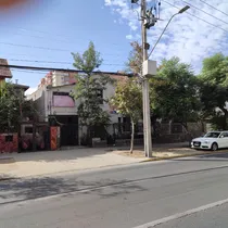 Comprar  Casa Con Galpón, Destino Comercial, Excelente Ubicación