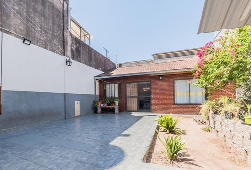 Imagen 9 de 24 de Casa 4 Ambientes - Con Depto Al Fondo - Amplio Patio Y Terrazs