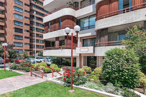 Amplio, Vista Despejada, 3 Dorm, 3 Baños, Servicios, Salita