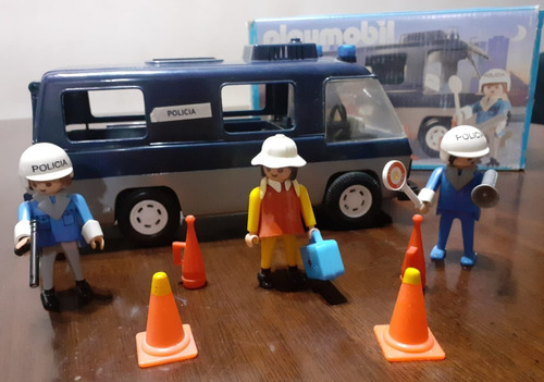 Imagen 1 de 2 de Playmobil Camioneta De Policía
