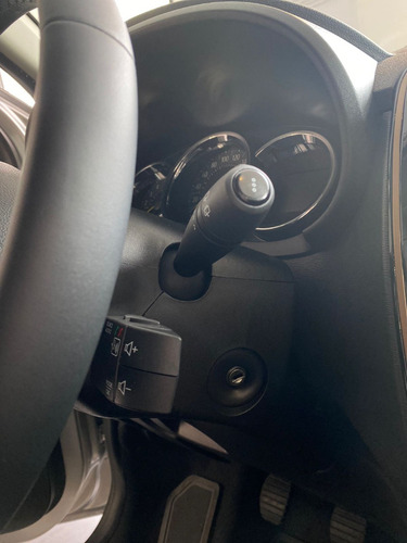 Renault Kangoo Stepway - Tres Formas De Retiro (rr)