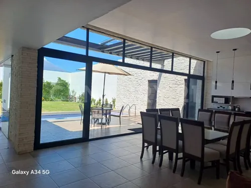 Venta De Casa Nueva, Con Alberca, Amplio Jardín Y 4 Recámaras, Atlixco, Puebla