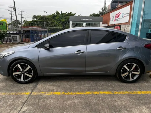 Kia CERATO PRO 1.6l Zenith At