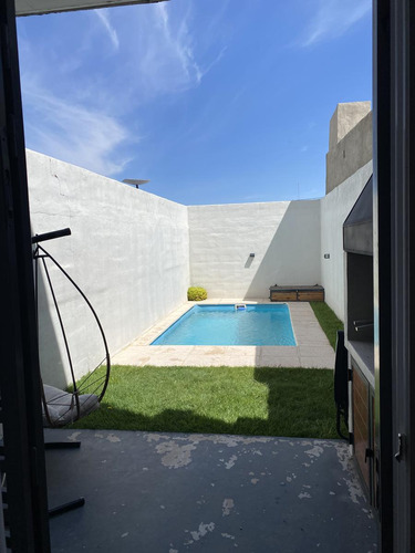 Dúplex En Venta - 2 Dormitorios 2 Baños - Cochera - 93,40mts2 - General Roca