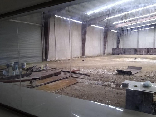 Imagen 15 de 20 de Bodega Con Oficinas