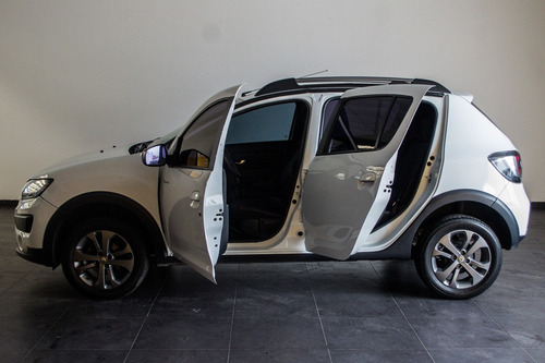 Imagen 2 de 15 de Renault Sandero Stepway 2016 1.6 Rip Curl 105cv Ppp