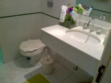 Casa Em Cavalhada Com 3 Dormitórios - Mi11404