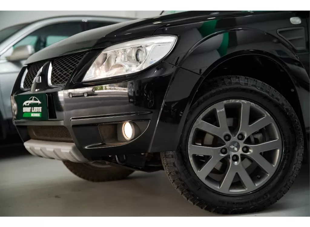 Mitsubishi Pajero TR4 2.0 4X2 16V 140CV FLEX 4P AUTOMÁTICO