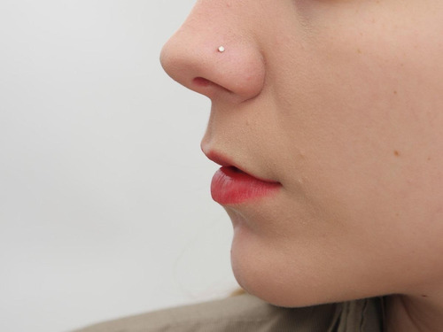 Piercing Para Nariz Nostril Com Pedra Brilhante Ouro 18k Cor Outro