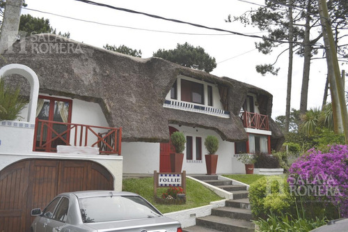 Imagen 3 de 15 de Venta - Casa, Pinares Parada 35, 4 Dormitorios, 2 Baños, Piscina Salinizada