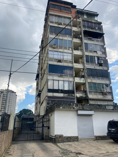 Johana Lazaro Vende Apartamento En Av Bolivar Valencia Edo C
