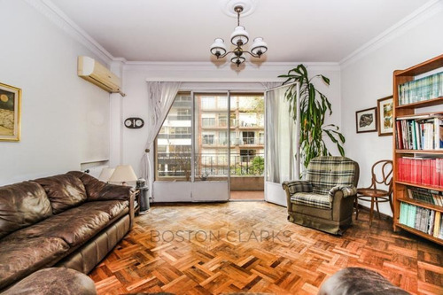 Apartamento En Venta En Pocitos: 3 Dormitorios, 1 Baño
