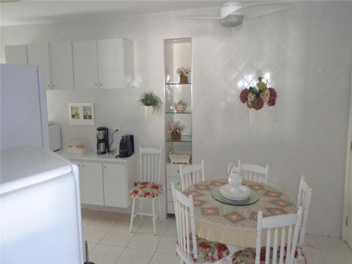 Imagem 13 de 14 de Guarujá Pitangueiras - Calçadão - Reformado - Três Dormitórios (suíte) - Uma Vaga De Garagem - Ap1116 - 34708005