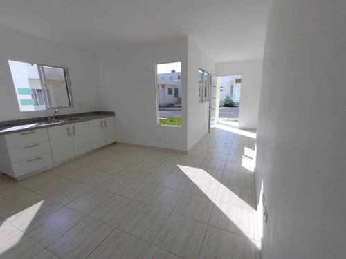 Casa Nueva Ubicada En Caleta, La Romana