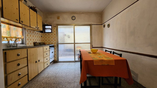 Casa 3 Ambientes C/coch+galpón Excelente Ubicación