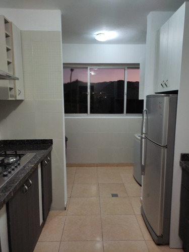 Imagen 2 de 17 de En Excelente Zona De Guatire, Apto. Alquiler Remodelado Y Equipado Castillejo, Guatire, Miranda