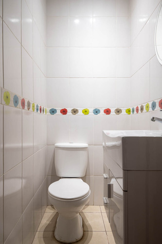 Colegio Teresiano: Piscina, Iluminación Y Conectividad