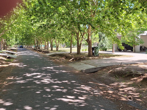 Dueño Vende Urgente Casa En Dos Plantas (340 M²) Sobre Terreno De 1700 M² En Club De Campo Miralagos, Golf Y Spa
