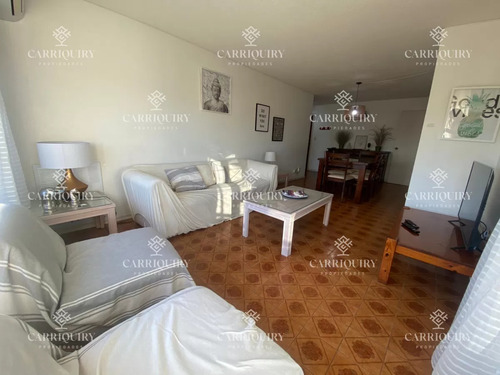 Venta Apartamento De 3 Dormitorios En Torre De Categoría