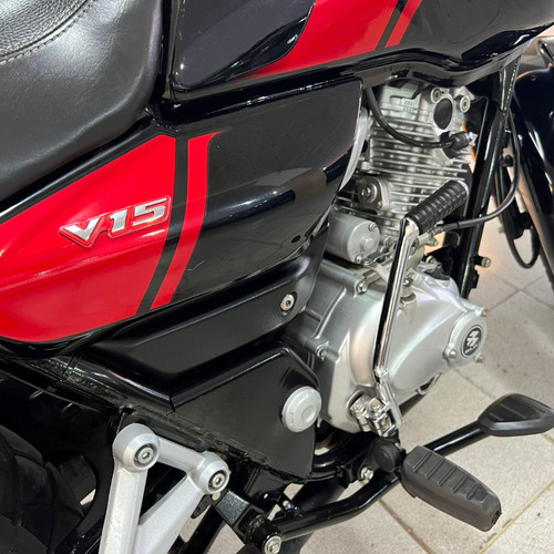 Bajaj V15