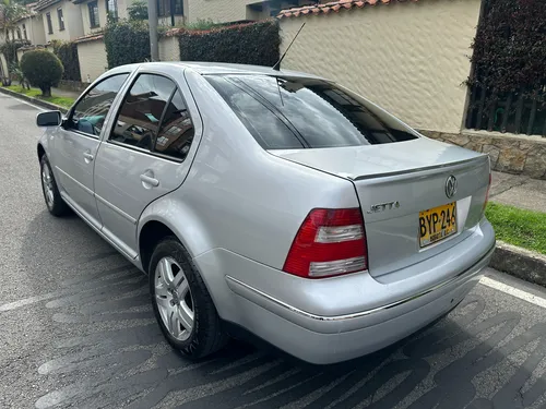 Volkswagen Jetta TRENDLINE AT 2000CC FE