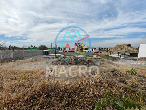 En Venta Terreno Con Conexion A Servicios En Fracc. Tehuicil En Zona Habitada